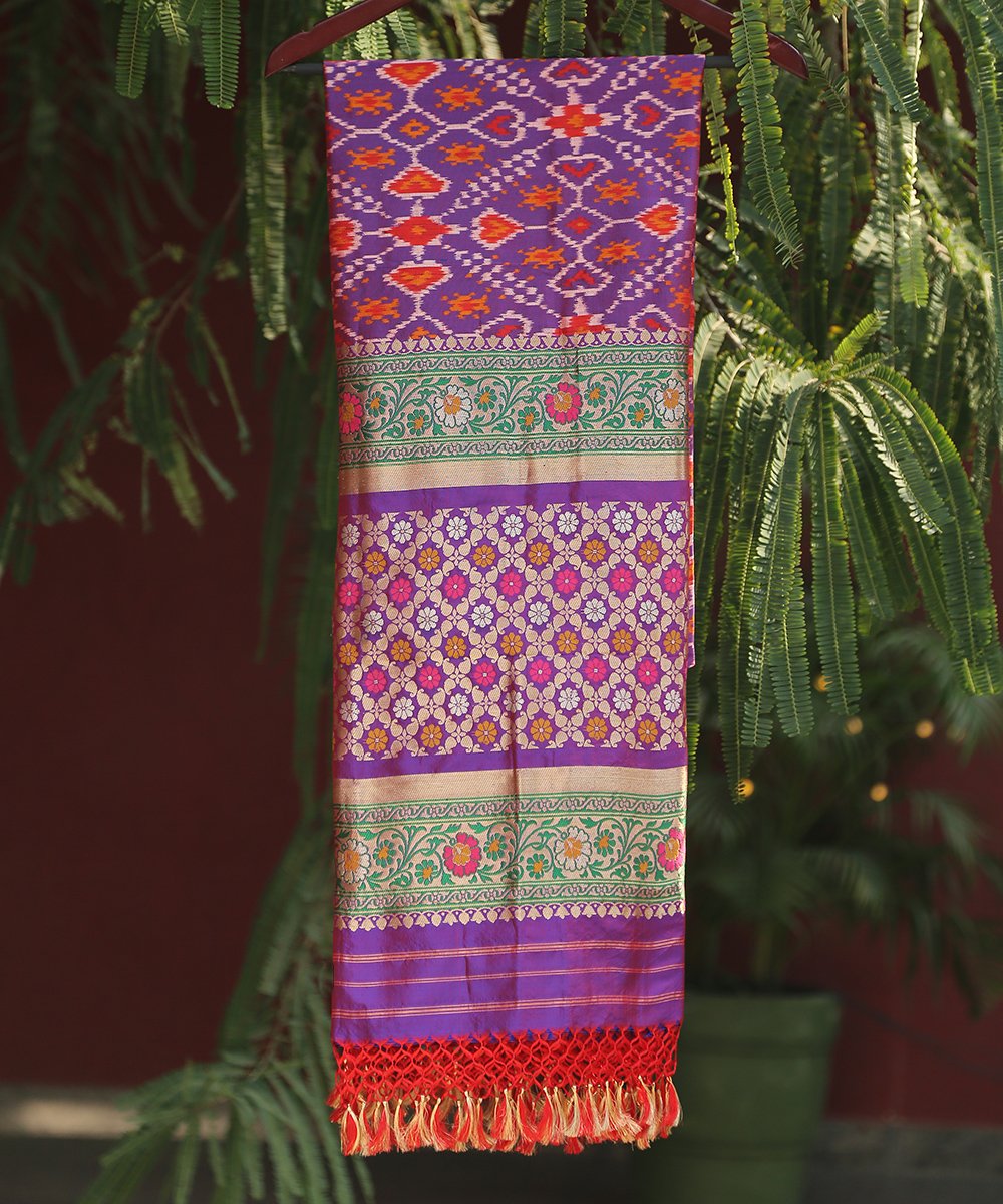 Plum_and_Red_Dual_Tone_Handloom_Pure_Silk_Ashawali_Patola_Dupatta_WeaverStory_01