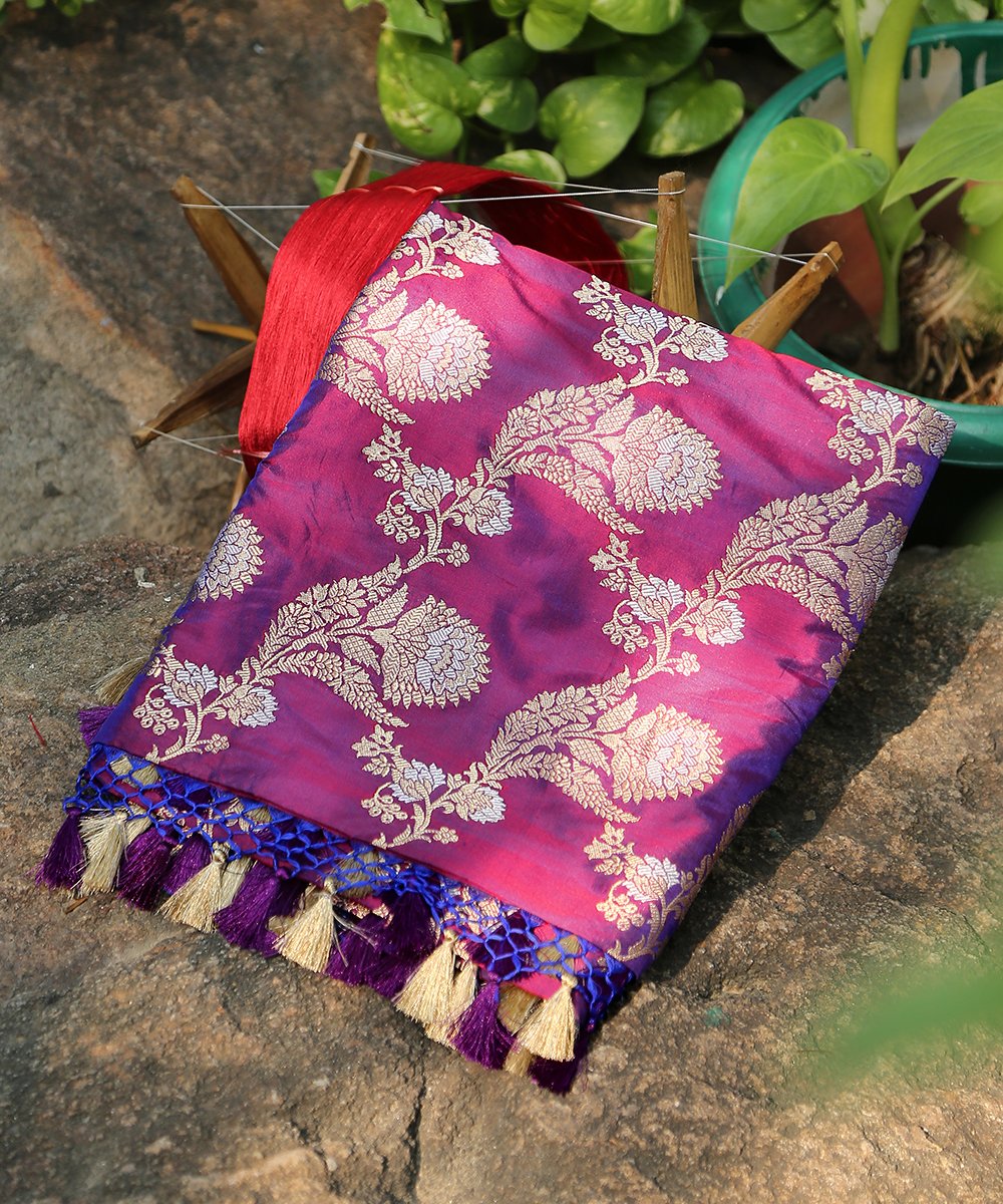 Pure_Katan_Silk_Purple_Handloom_Dual_Tone_Kadhwa_Jangla_Dupatta_WeaverStory_01