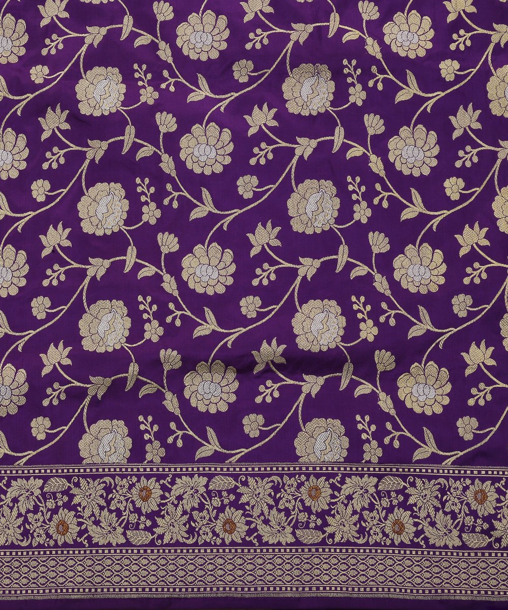 Purple_Handloom_Dual_Tone_Pure_Katan_Silk_Kadhwa_Jangla_Banarasi_Dupatta_with_Big_Flowers_WeaverStory_03