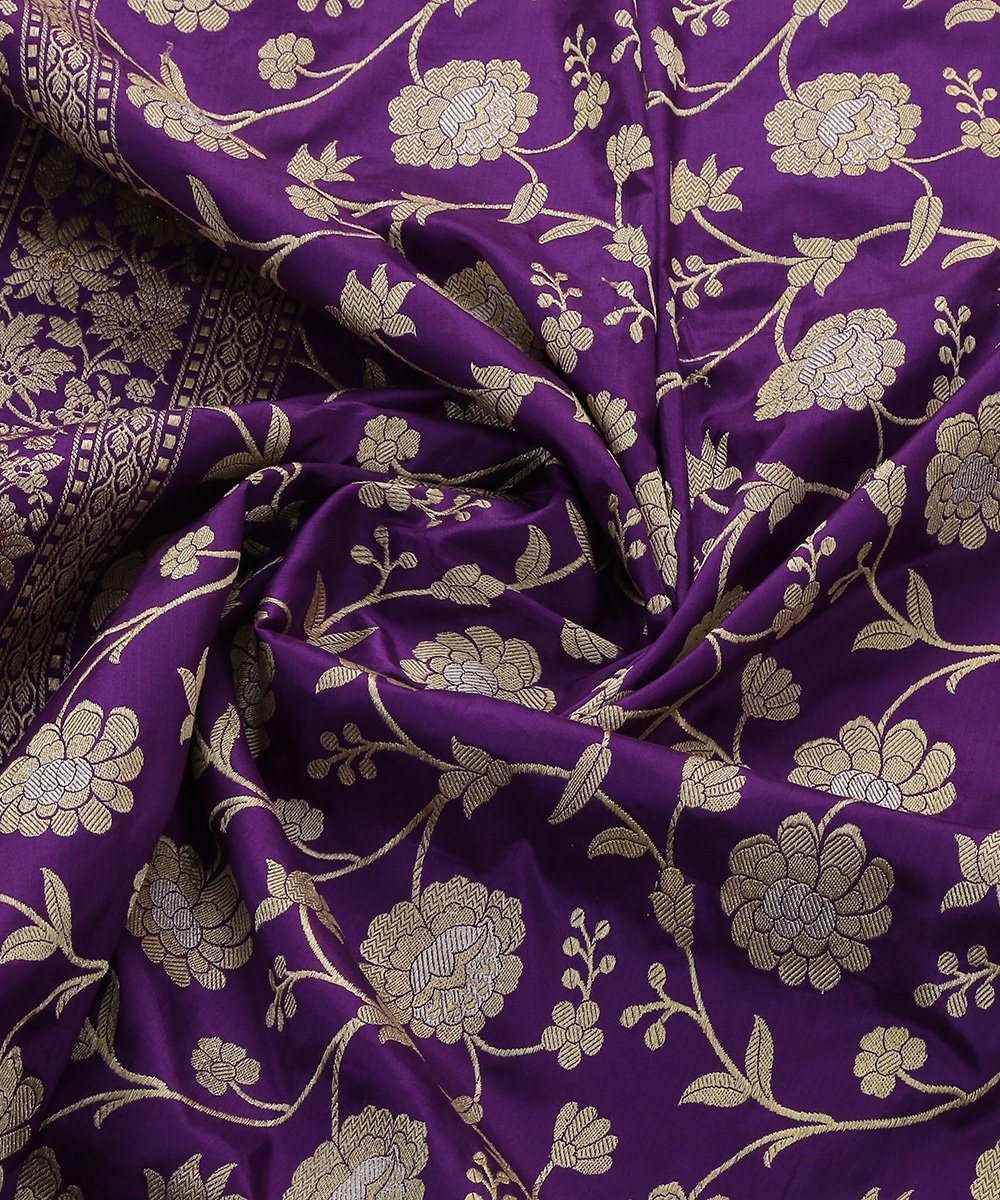 Purple_Handloom_Dual_Tone_Pure_Katan_Silk_Kadhwa_Jangla_Banarasi_Dupatta_with_Big_Flowers_WeaverStory_06