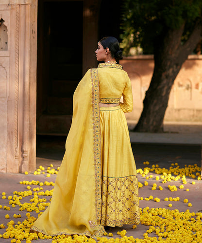 Yellow_Raw_Silk_Embroidered_Lehenga_With_Embroidered_Blouse_And_Organza_Dupatta_WeaverStory_05