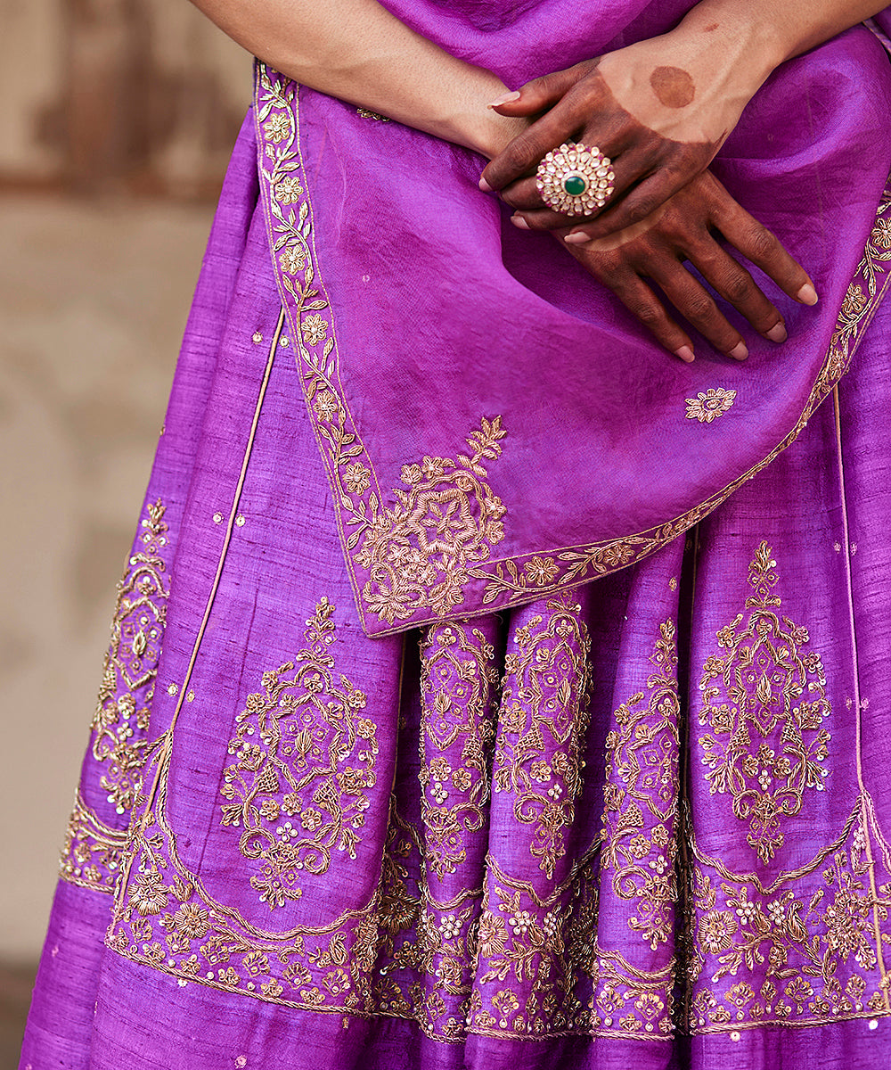 Purple_Raw_Silk_Hand_Embroidered_Kalidar_Lehenga_Skirt_With_Blouse_And_Embroidered_Dupatta_WeaverStory_05