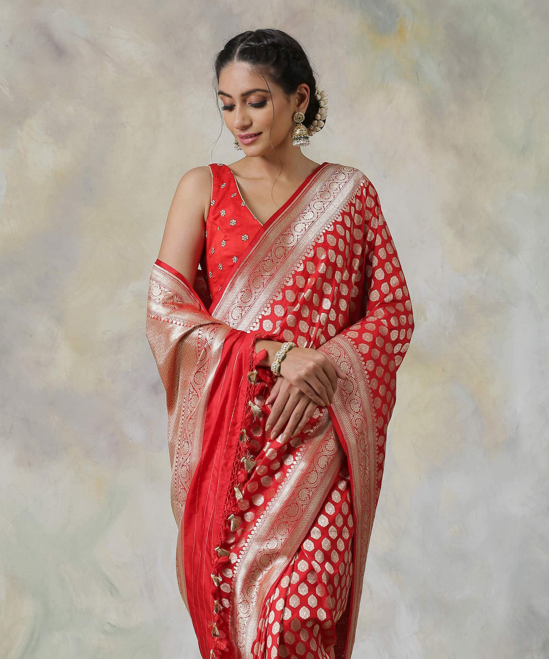 Red_Handloom_Banarasi_Silk_Saree_in_Cutwork_and_Booti_Design_WeaverStory_01