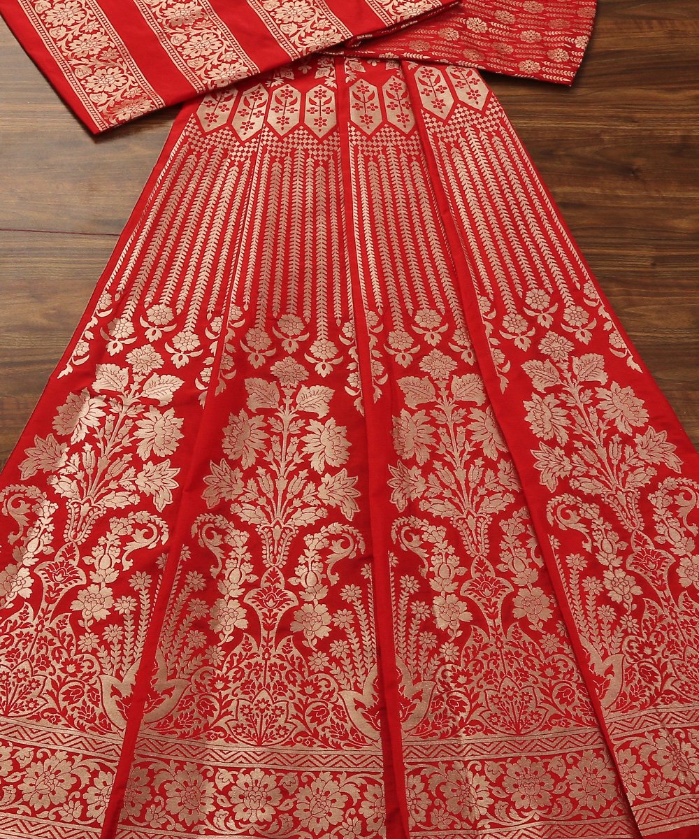 Red_Handloom_Cutwork_Katan_Silk_Banarasi_Lehenga_with_Floral_Jaal_Design_WeaverStory_02