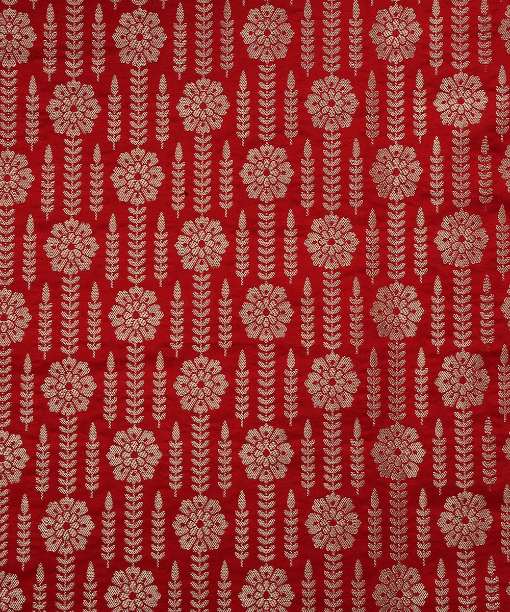 Red_Handloom_Cutwork_Katan_Silk_Banarasi_Lehenga_with_Floral_Jaal_Design_WeaverStory_06