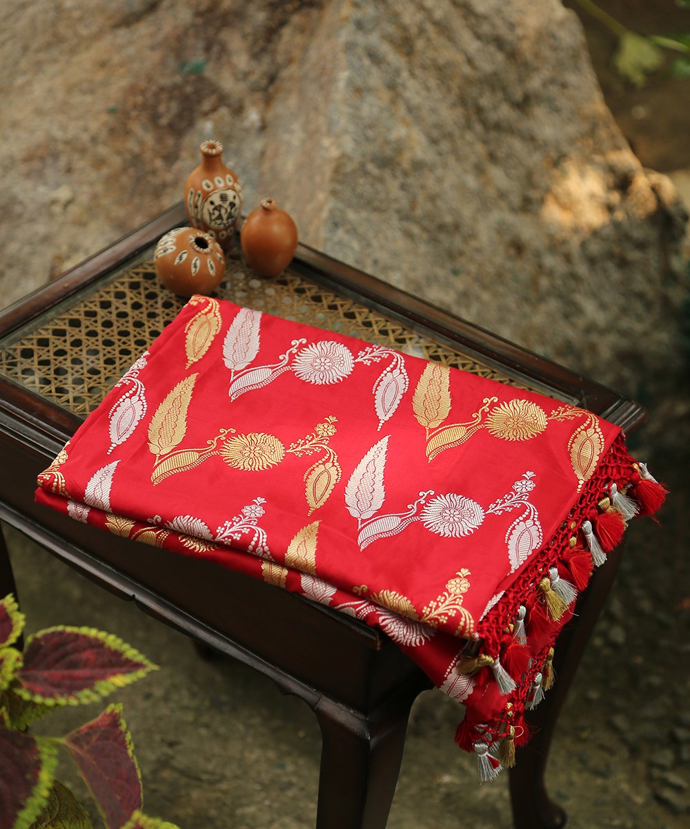 Red_Pure_Katan_Silk_Handloom_Banarasi_Dupatta_with_Floral_Motifs_WeaverStory_01