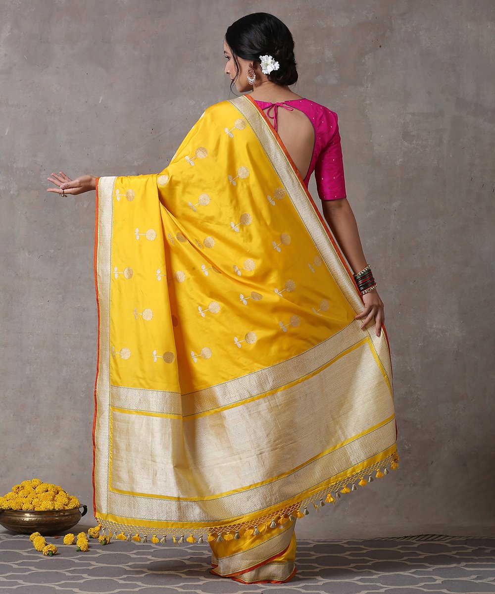 Yellow_Handloom_Pure_Katan_Silk_Cutwork_Banarasi_Saree_with_Antique_Zari_and_Jaal_WeaverStory_03