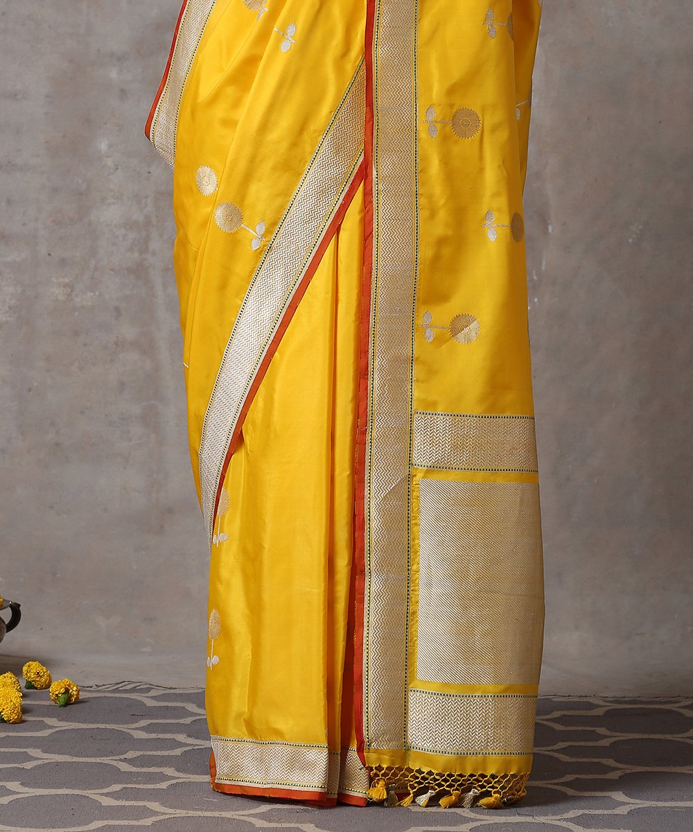 Yellow_Handloom_Pure_Katan_Silk_Cutwork_Banarasi_Saree_with_Antique_Zari_and_Jaal_WeaverStory_04