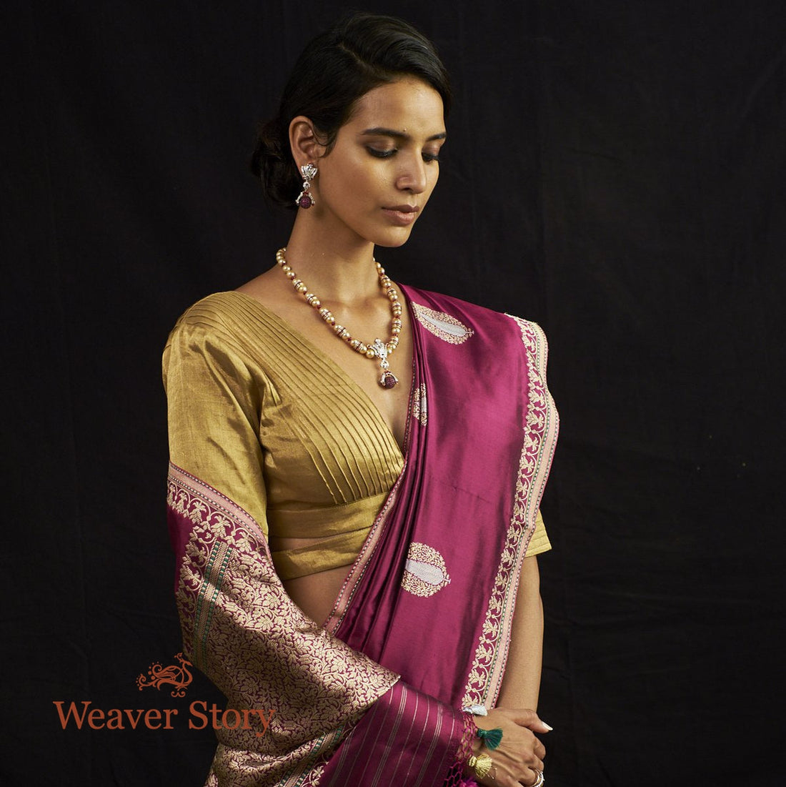 Handwoven_Purple_Banarasi_Saree_with_Meenakari_Boota_WeaverStory_01