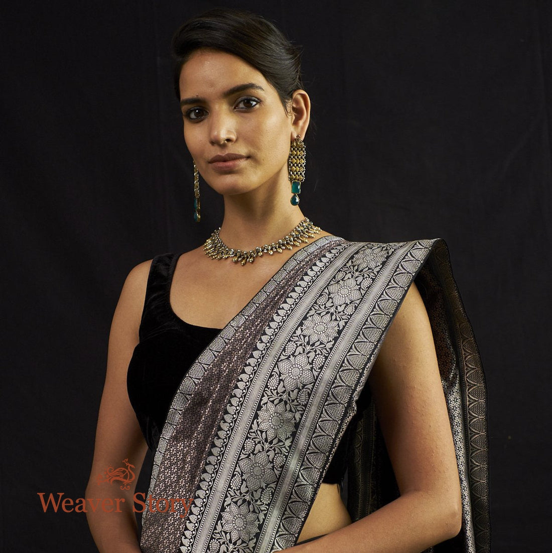 Handloom_Black_and_Grey_Tanchoi_with_Kadhwa_Border_WeaverStory_01