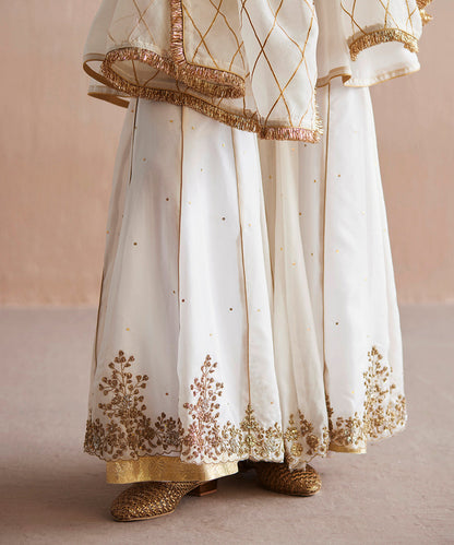 Afsana_Handloom_White_Organza_Top_With_Gharara_And_Embroidered_Dupatta_WeaverStory_07