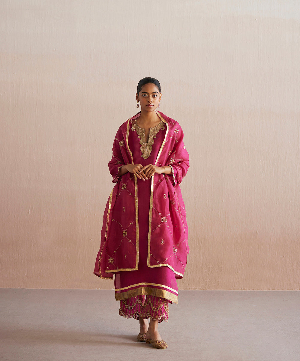 Meheroo_Handloom_Rani_Pink_Organza_Kurta_With_Tissue_Pants_And_Organza_Dupatta_WeaverStory_01
