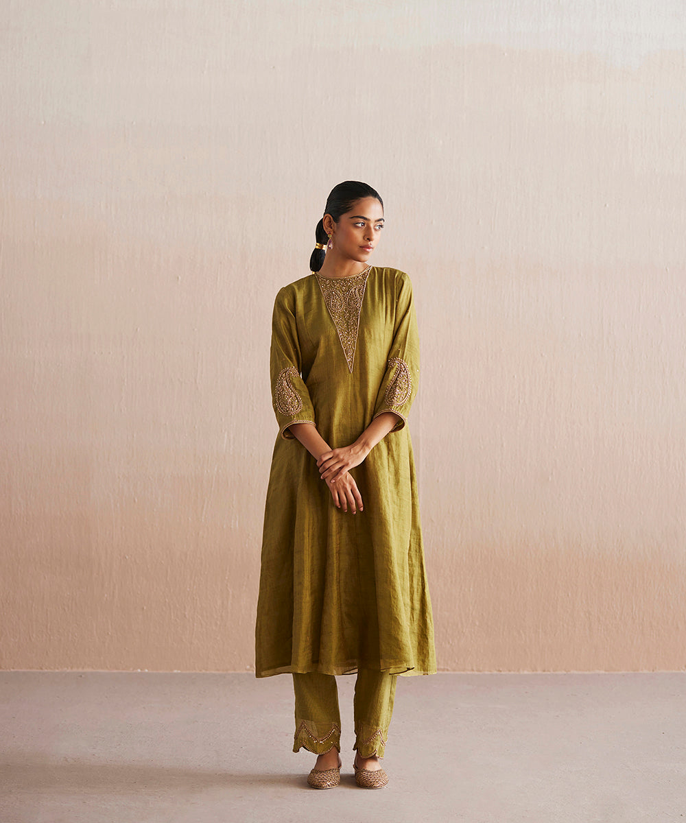 Aayat_Handloom_chartreuse_Green_Cotton_Tissue_Kurta_With_Pants_And_Embroidered_Dupatta_WeaverStory_05