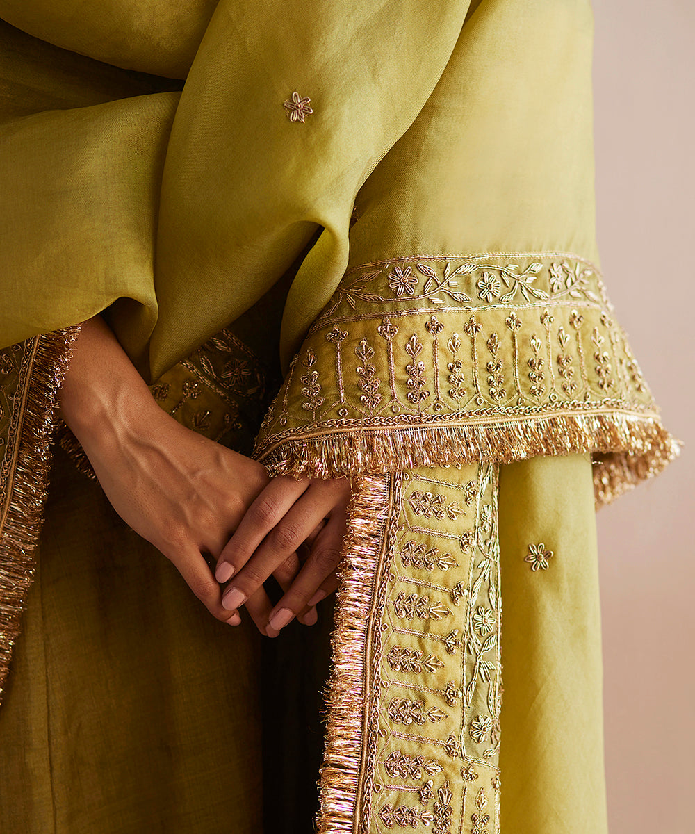 Aayat_Handloom_chartreuse_Green_Cotton_Tissue_Kurta_With_Pants_And_Embroidered_Dupatta_WeaverStory_06