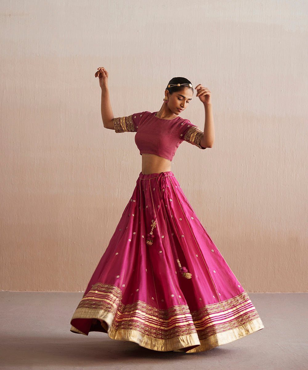 Mastani_Handloom_Rani_Pink_Cotton_Tissue_Blouse_With_Skirt_And_Embroidered_Dupatta_WeaverStory_04