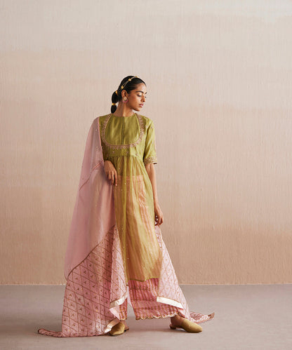 Inaayat_Handloom_chartreuse_Green_Cotton_Tissue_Kurta_With_Pants_And_Embroidered_Dupatta_WeaverStory_07