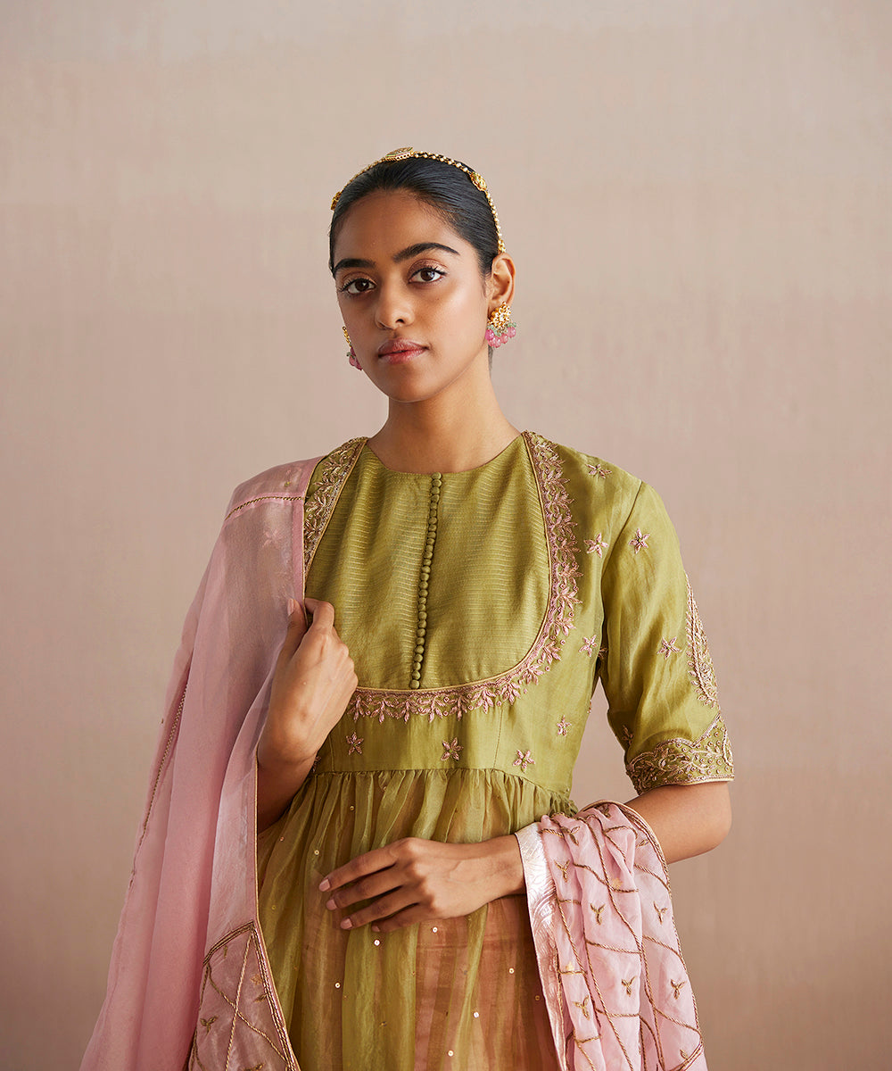 Inaayat_Handloom_chartreuse_Green_Cotton_Tissue_Kurta_With_Pants_And_Embroidered_Dupatta_WeaverStory_03