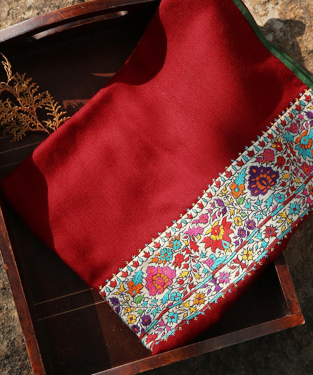 Maroon_Pure_Pashmina_Scarf_With_Applique_Border_In_Kalamkari_WeaverStory_01