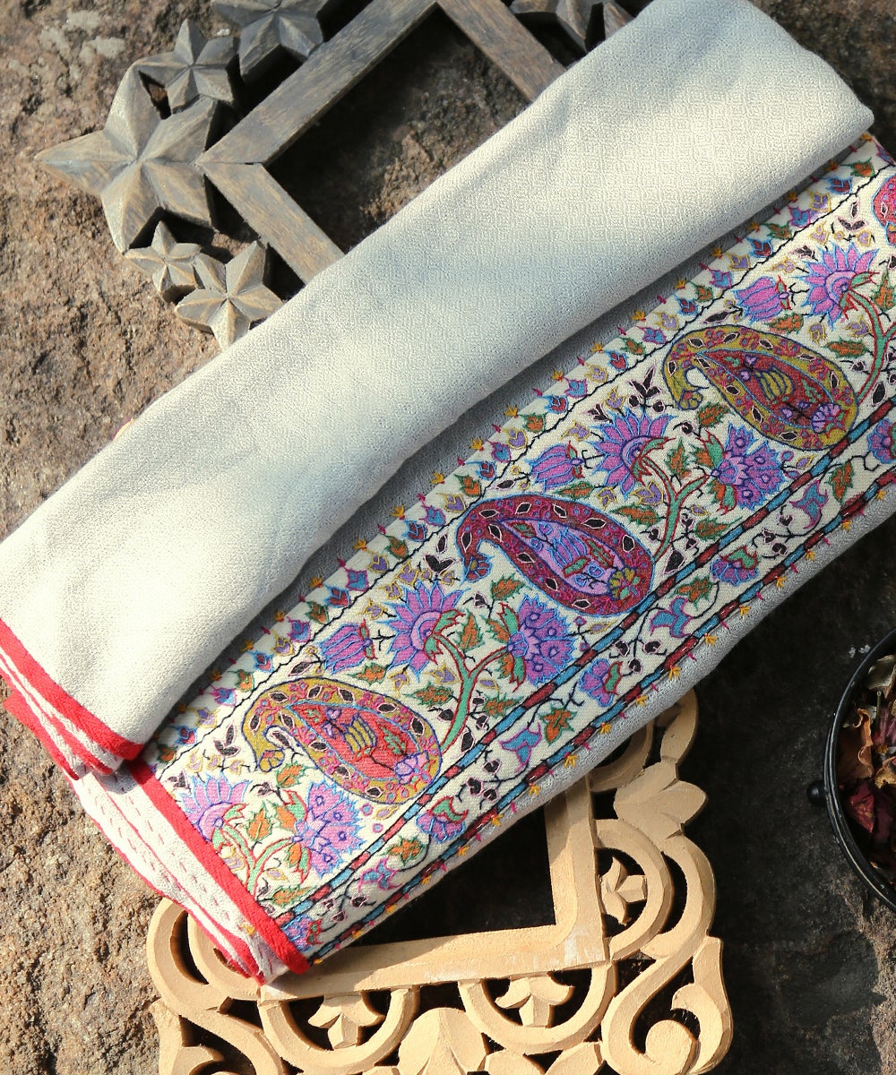 Grey_Pure_Pashmina_Scarf_With_Applique_Border_In_Kalamkari_WeaverStory_01