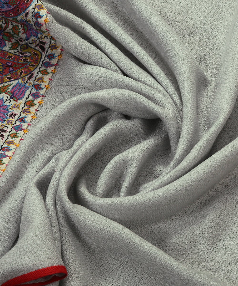 Grey_Pure_Pashmina_Scarf_With_Applique_Border_In_Kalamkari_WeaverStory_05