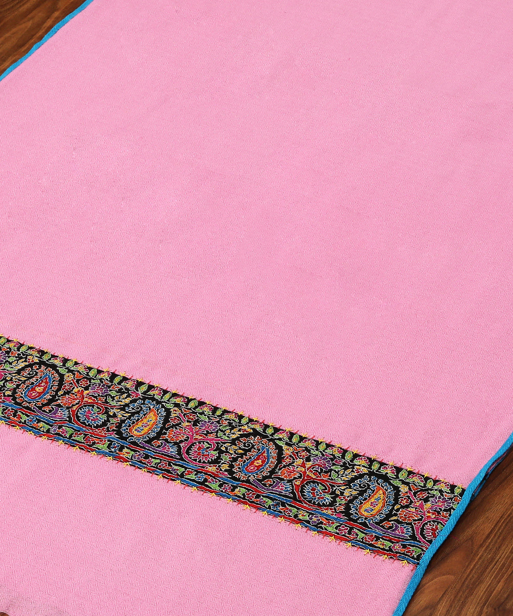 Light_Pink_Pure_Pashmina_Scarf_With_Applique_Paisley_Multicolor_Border_In_Kalamkari_WeaverStory_03