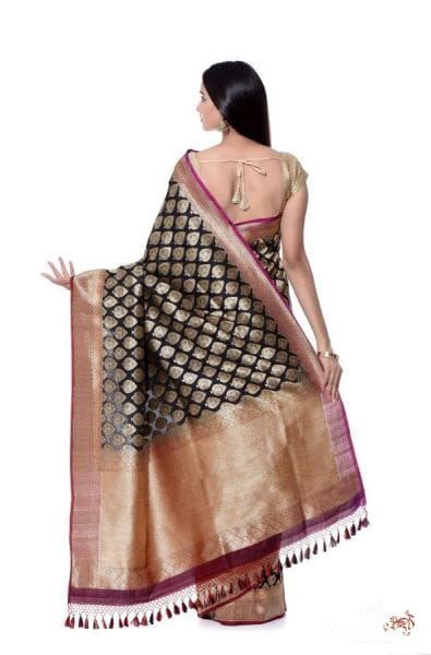 Black_kadwa_boota_pure_banarasi_silk_saree_WeaverStory_02