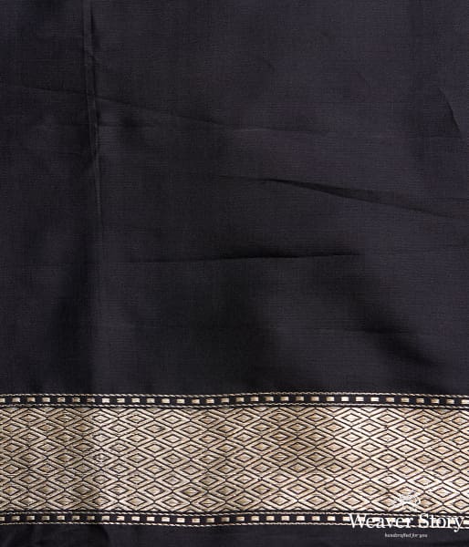 Handwoven_kimkhab_shikargah_in_black_WeaverStory_05