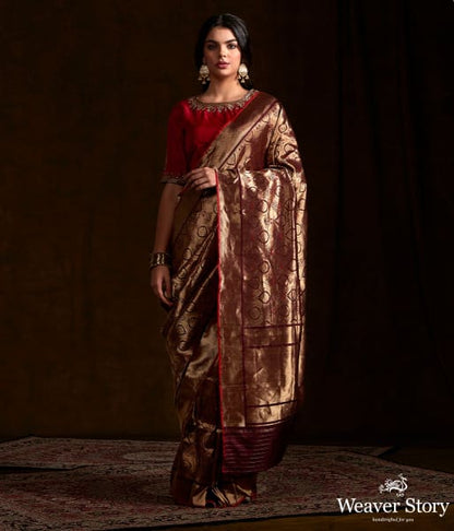 Chocolate_brown_kimkhab_saree_woven_with_bronze_zari_and_mynah_motifs_WeaverStory_02