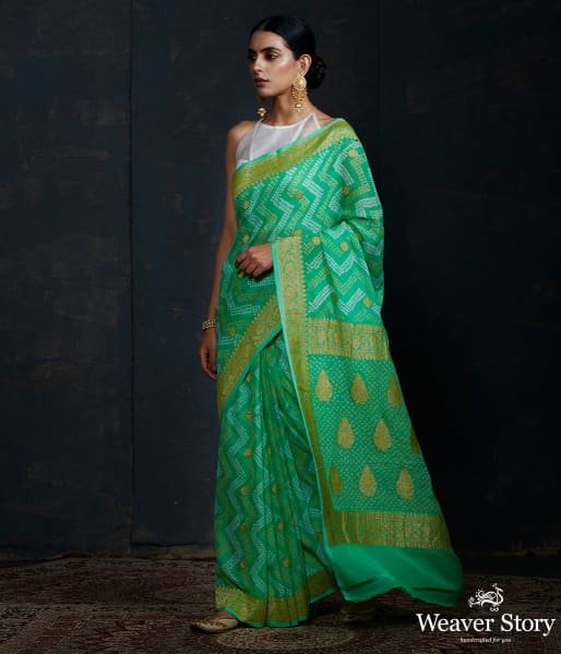 Green_Banarasi_Bandhej_Saree_with_kadhwa_booti_and_chevron_tie_and_dye_WeaverStory_02