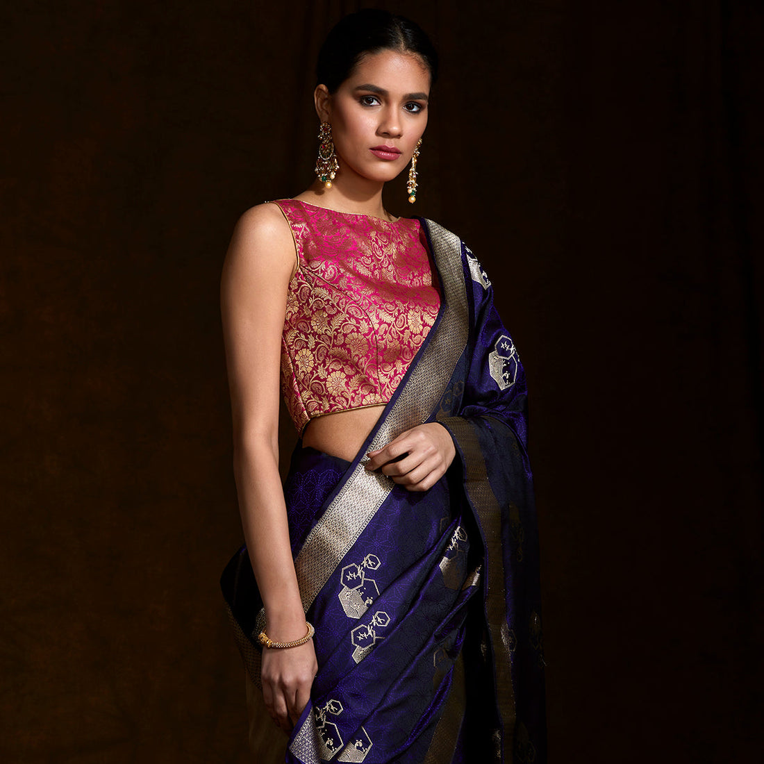 Handloom_Banarasi_Tanchoi_Saree_with_a_self_Weave_honey_comb_pattern_WeaverStory_01