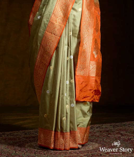 Pista_Green_Kadhiyal_banarasi_Saree_with_Orange_kadhwa_Border_WeaverStory_04