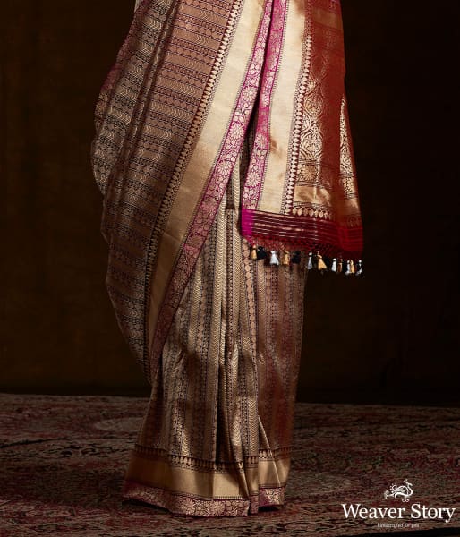 Handwoven_banarasi_kimkhab_saree_in_a_deep_wine_with_a_purple_selvedge_WeaverStory_04