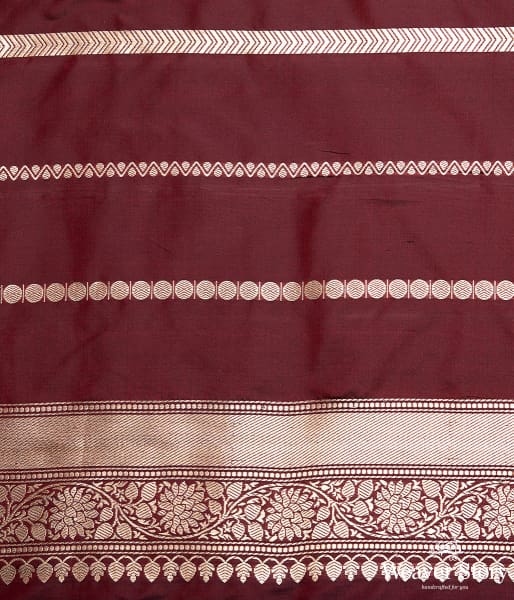 Handwoven_banarasi_kimkhab_saree_in_a_deep_wine_with_a_purple_selvedge_WeaverStory_05