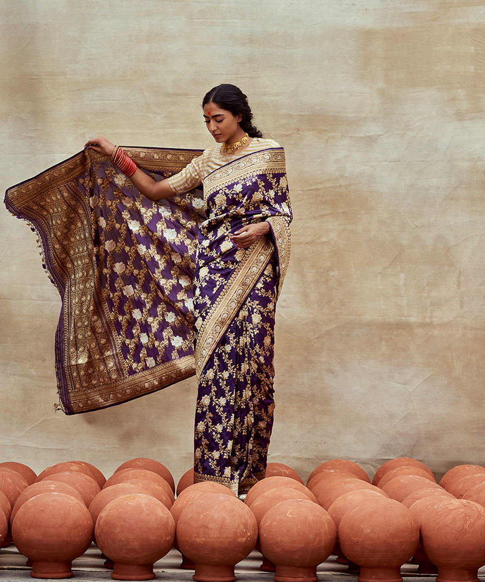 Dark_Purple_Handloom_Pure_Katan_Silk_Banarasi_Saree_with_Intricate_Jaal_WeaverStory_02