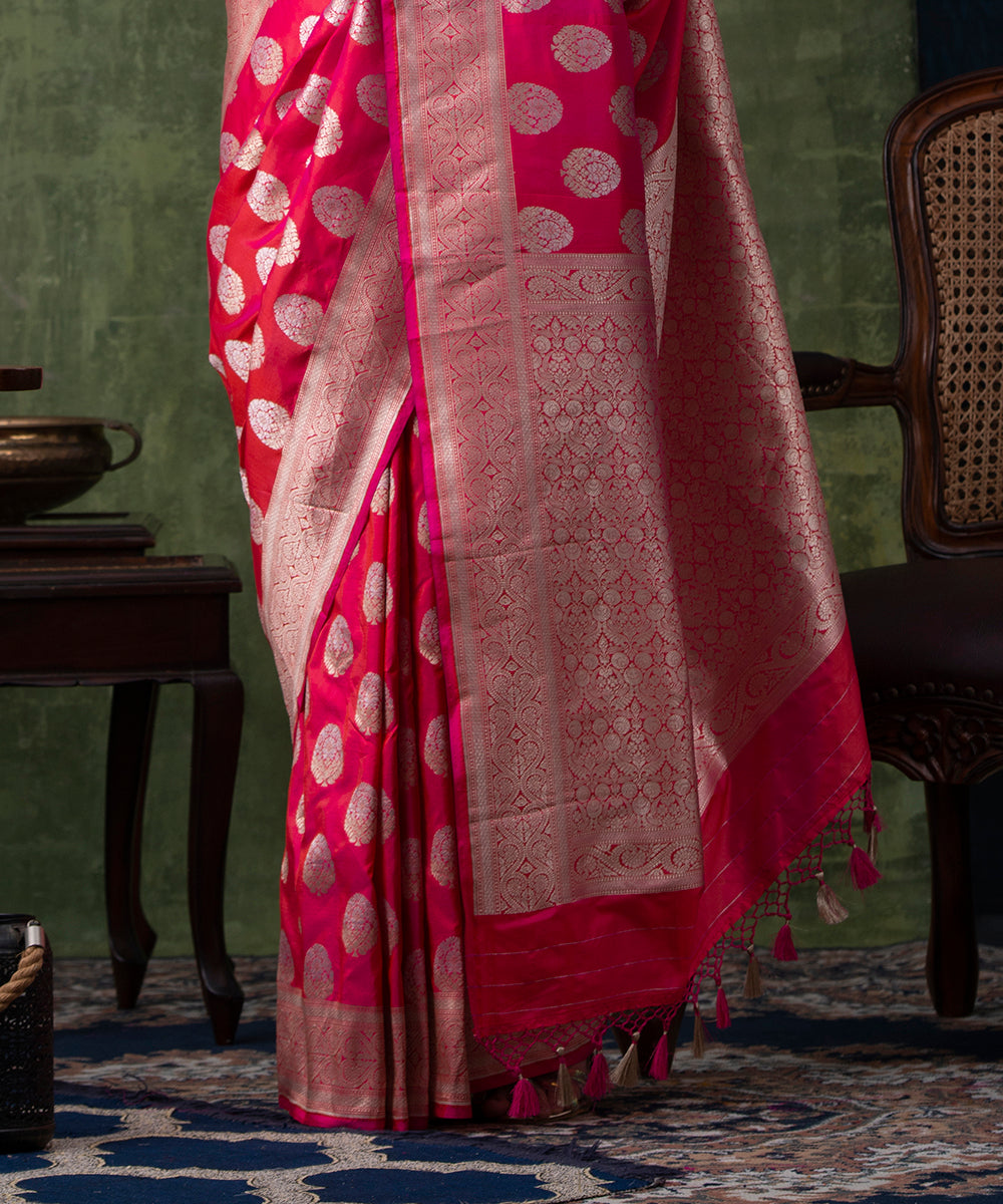 Handloom_Pink_Pure_Katan_Silk_Banarasi_Saree_with_Sona_Rupa_Cutwork_Booti_WeaverStory_04