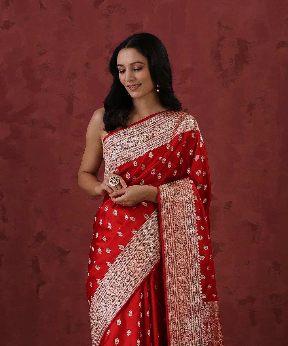 Red_Handloom_Satin_Silk_Banarasi_Saree_With_Zari_Booti_WeaverStory_01