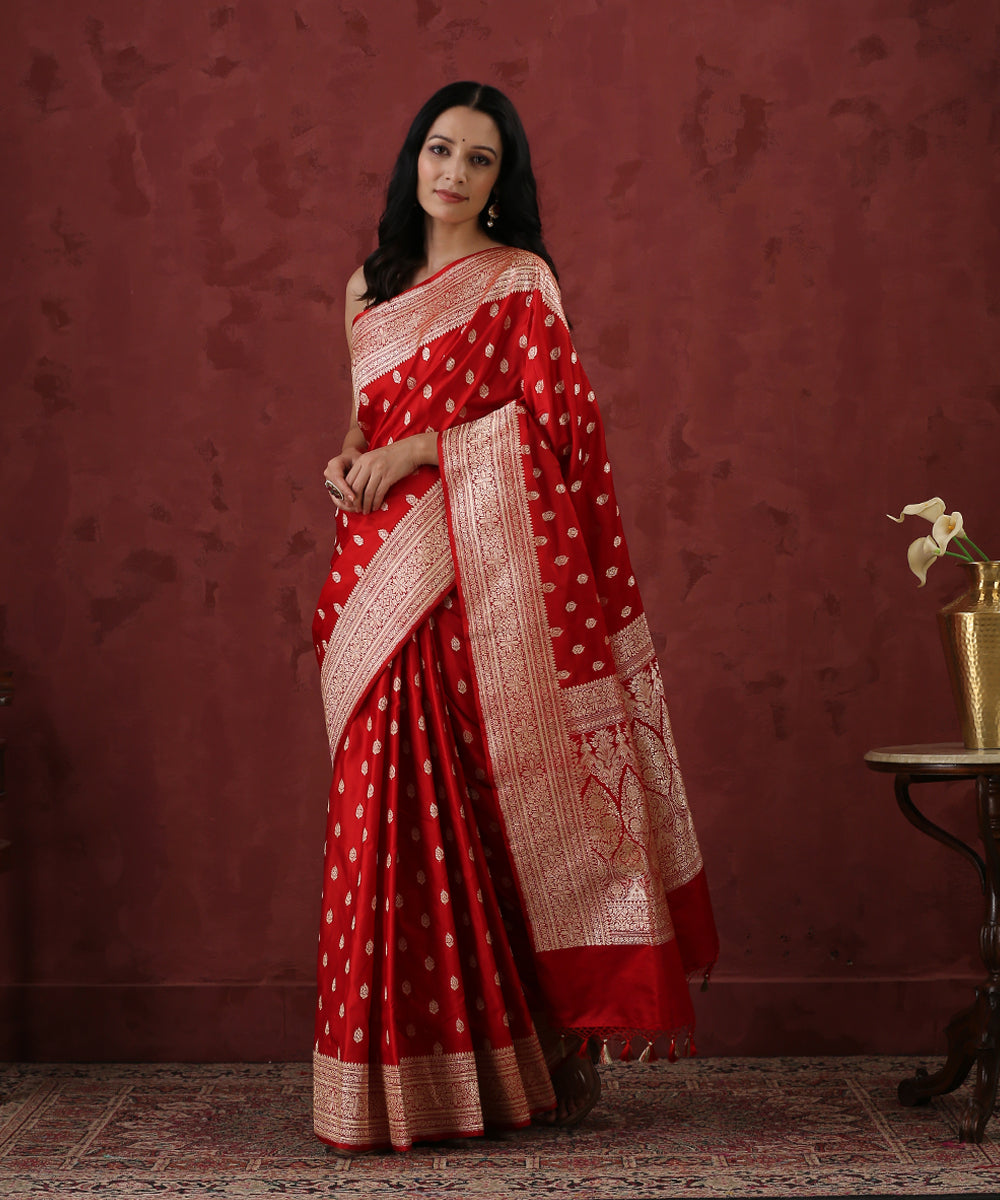 Red_Handloom_Satin_Silk_Banarasi_Saree_With_Zari_Booti_WeaverStory_02