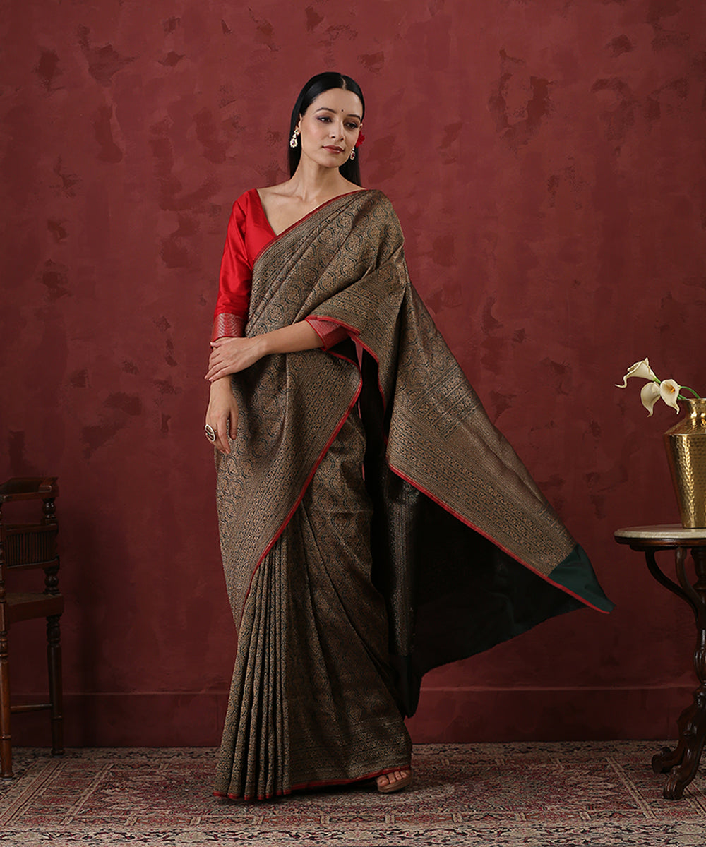 Handloom_Dark_Green_Pure_Katan_Silk_Kimkhab_Banarasi_Saree_With_Antique_Zari_WeaverStory_02