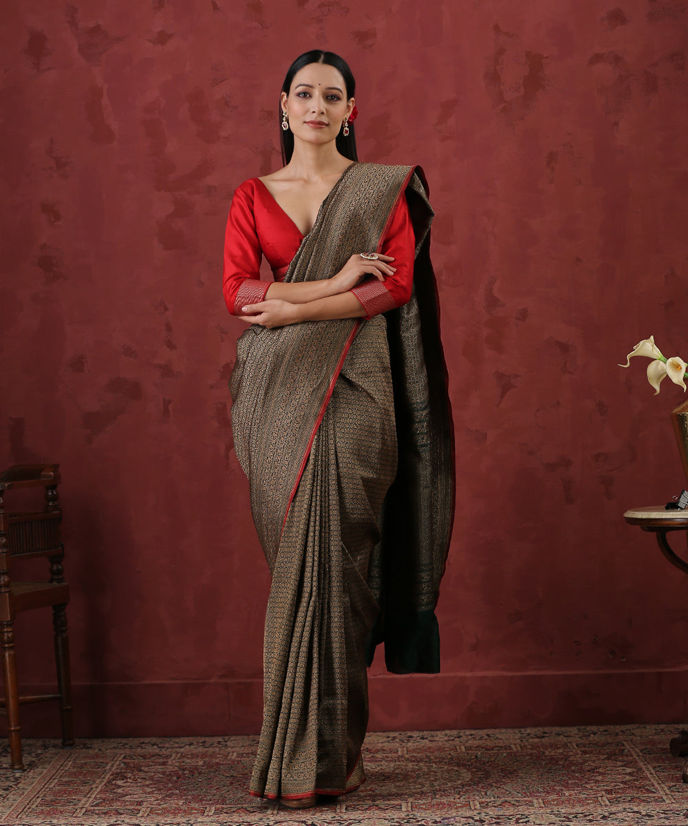 Handloom_Dark_Green_Pure_Katan_Silk_Kimkhab_Banarasi_Saree_With_Silver_Zari_WeaverStory_02