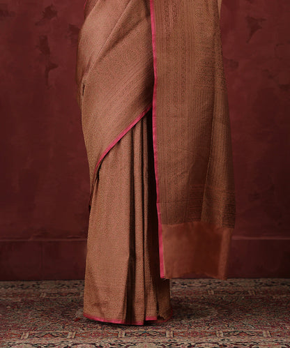 Old_Rose_Handloom_Pure_Katan_Silk_Kimkhab_Banarasi_Saree_With_Antique_Zari_With_Pink_Selvedge_WeaverStory_04