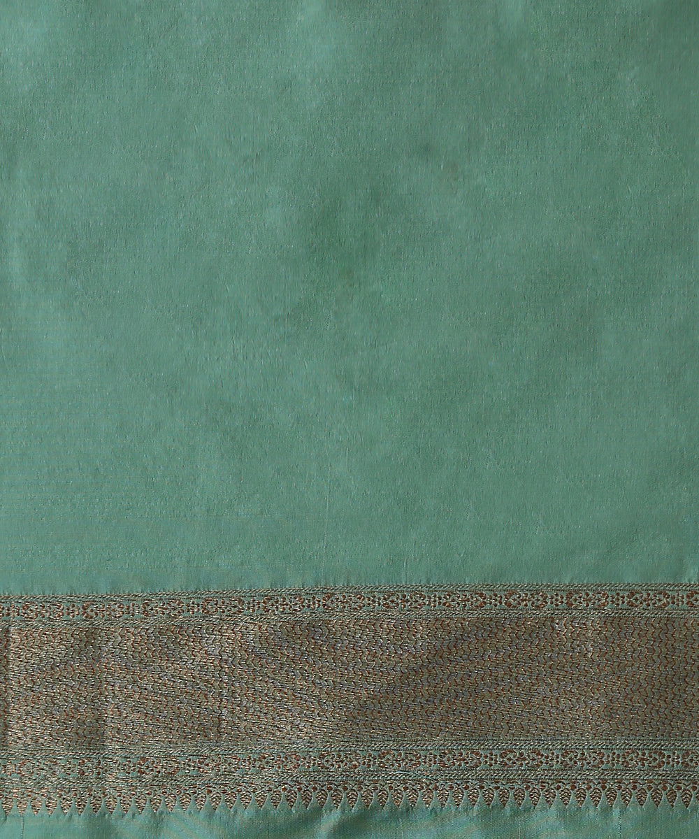 Pista_Green_Handloom_Pure_Katan_Silk_Kimkhab_Banarasi_Saree_With_Antique_Zari_WeaverStory_05