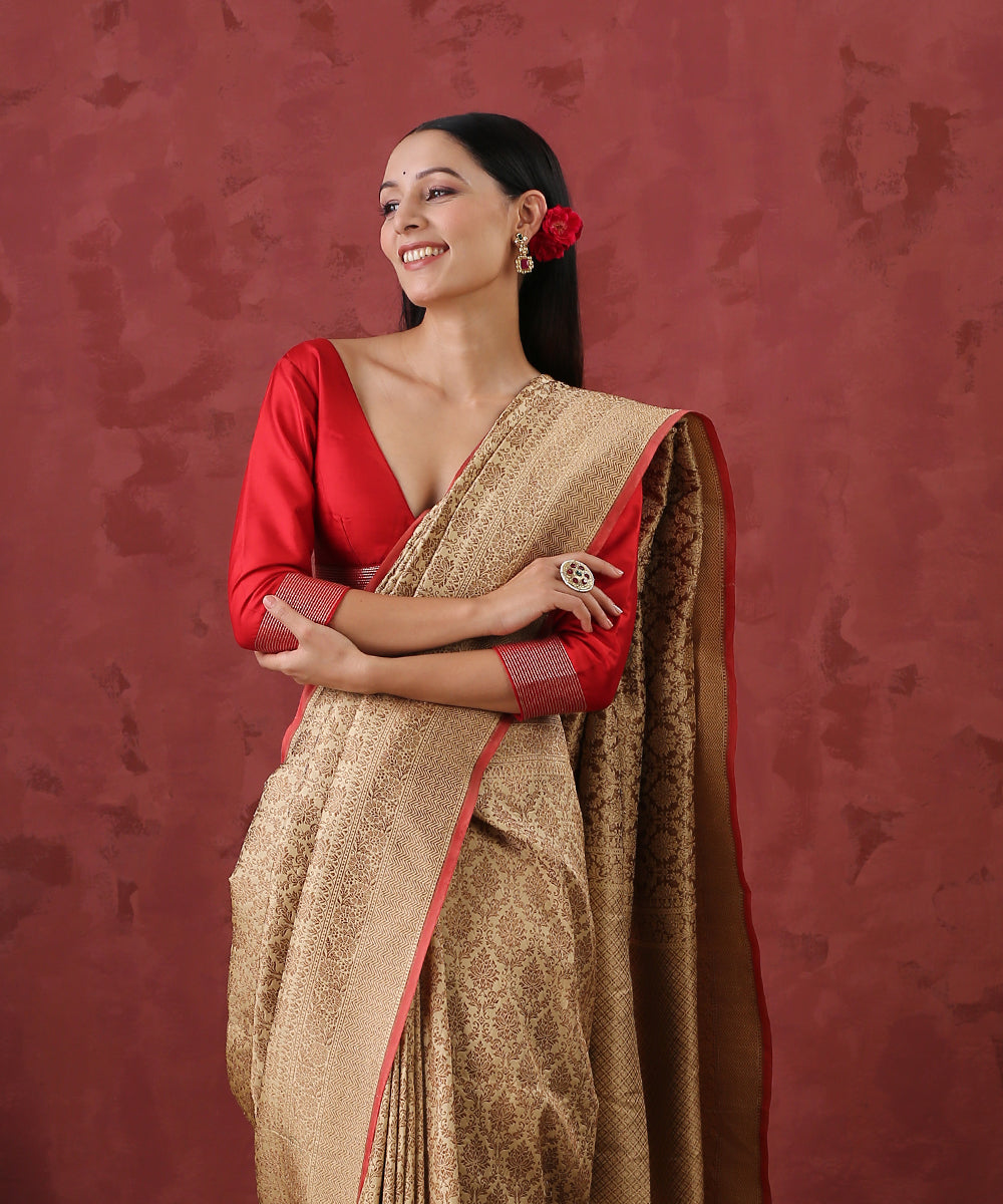 Handloom_Golden_Kimkhab_Pure_Katan_Silk_Banarasi_Saree_With_Antique_Zari_and_Pink_Selvedge_WeaverStory_01