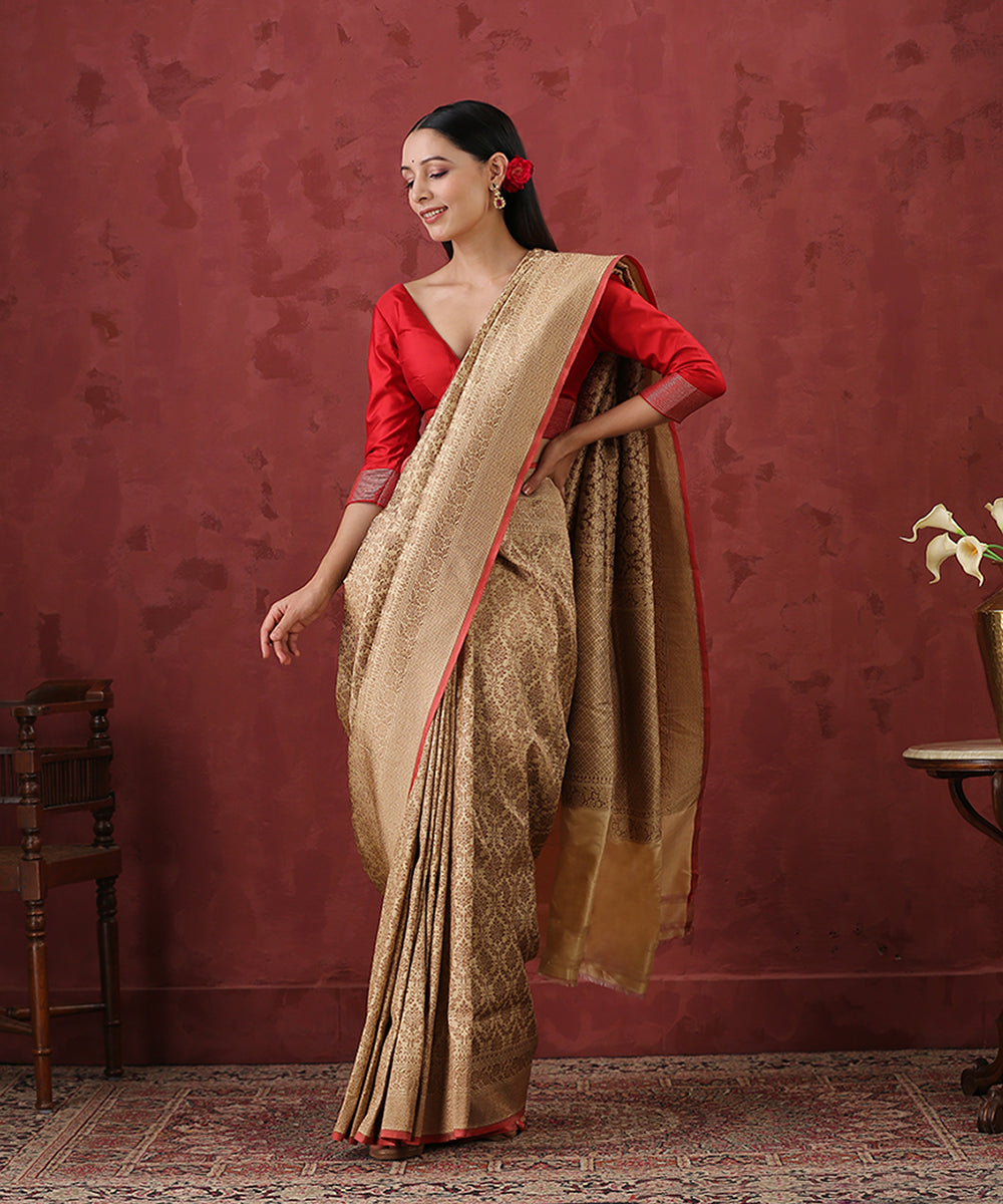 Handloom_Golden_Kimkhab_Pure_Katan_Silk_Banarasi_Saree_With_Antique_Zari_and_Pink_Selvedge_WeaverStory_02