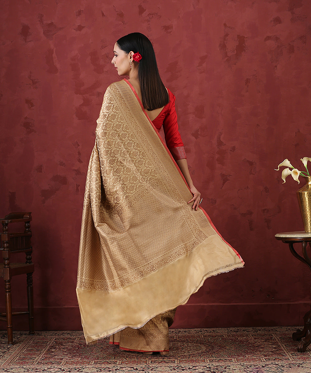 Handloom_Golden_Kimkhab_Pure_Katan_Silk_Banarasi_Saree_With_Antique_Zari_and_Pink_Selvedge_WeaverStory_03