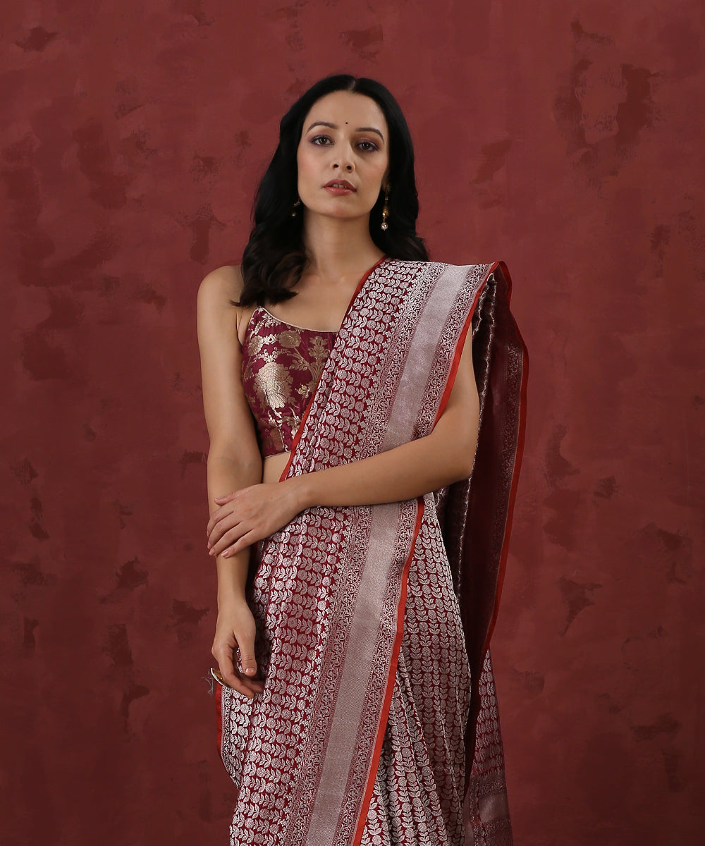 Maroon_Handloom_Pure_Katan_Silk_Kimkhab_Banarasi_Saree_With_Silver_Zari_WeaverStory_01