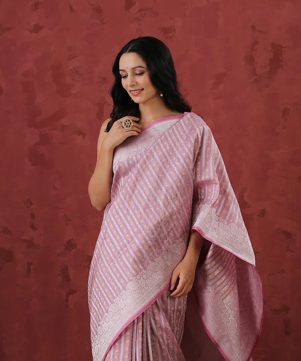 Handloom_Lavender_Kimkhab_Pure_Katan_Silk_Banarasi_Saree_with_Vertical_Zari_Stripes_WeaverStory_01