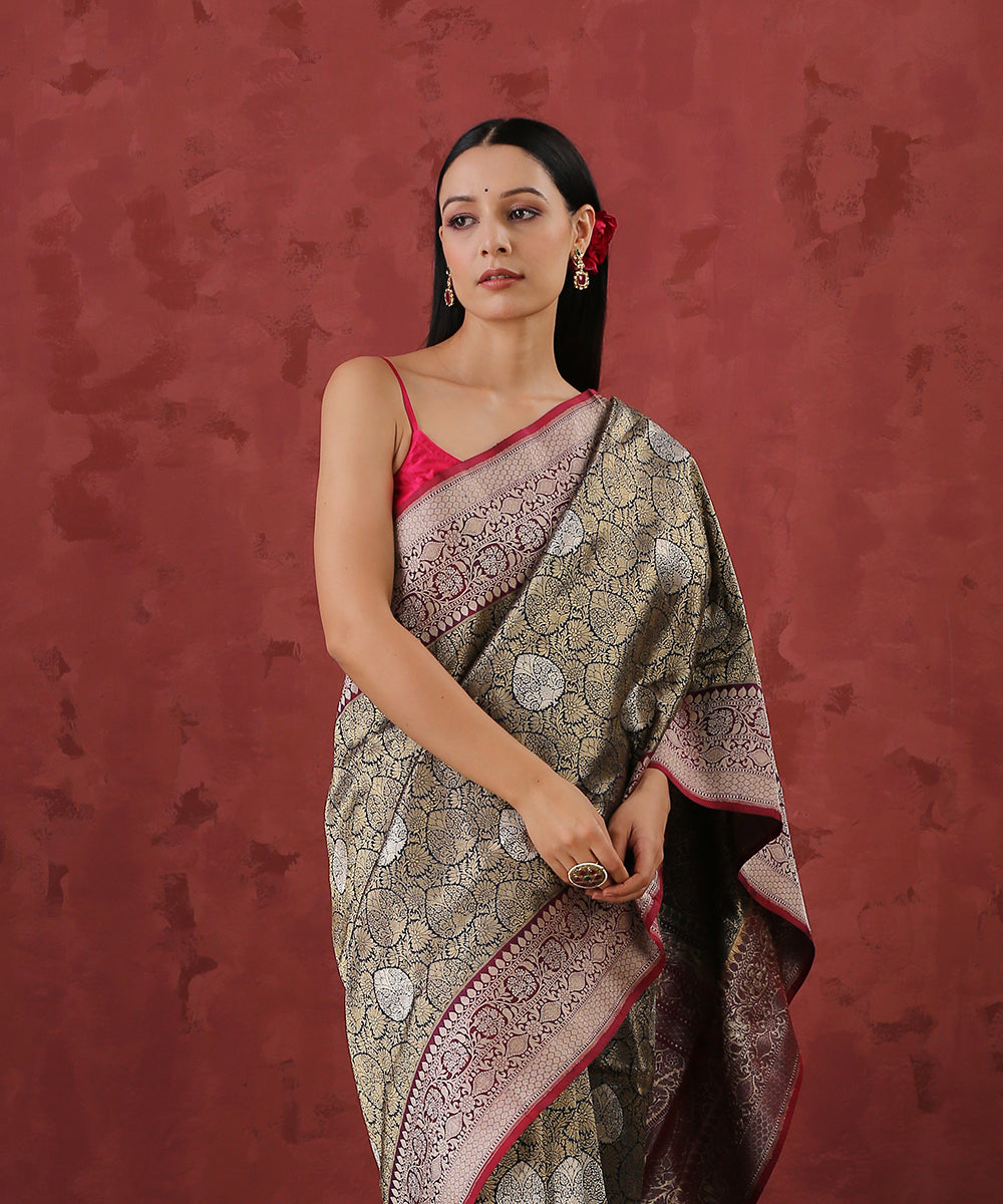 Navy_Blue_Handloom_Kimkhab_Pure_Katan_Silk_Banarasi_Saree_With_Purple_Border_WeaverStory_01