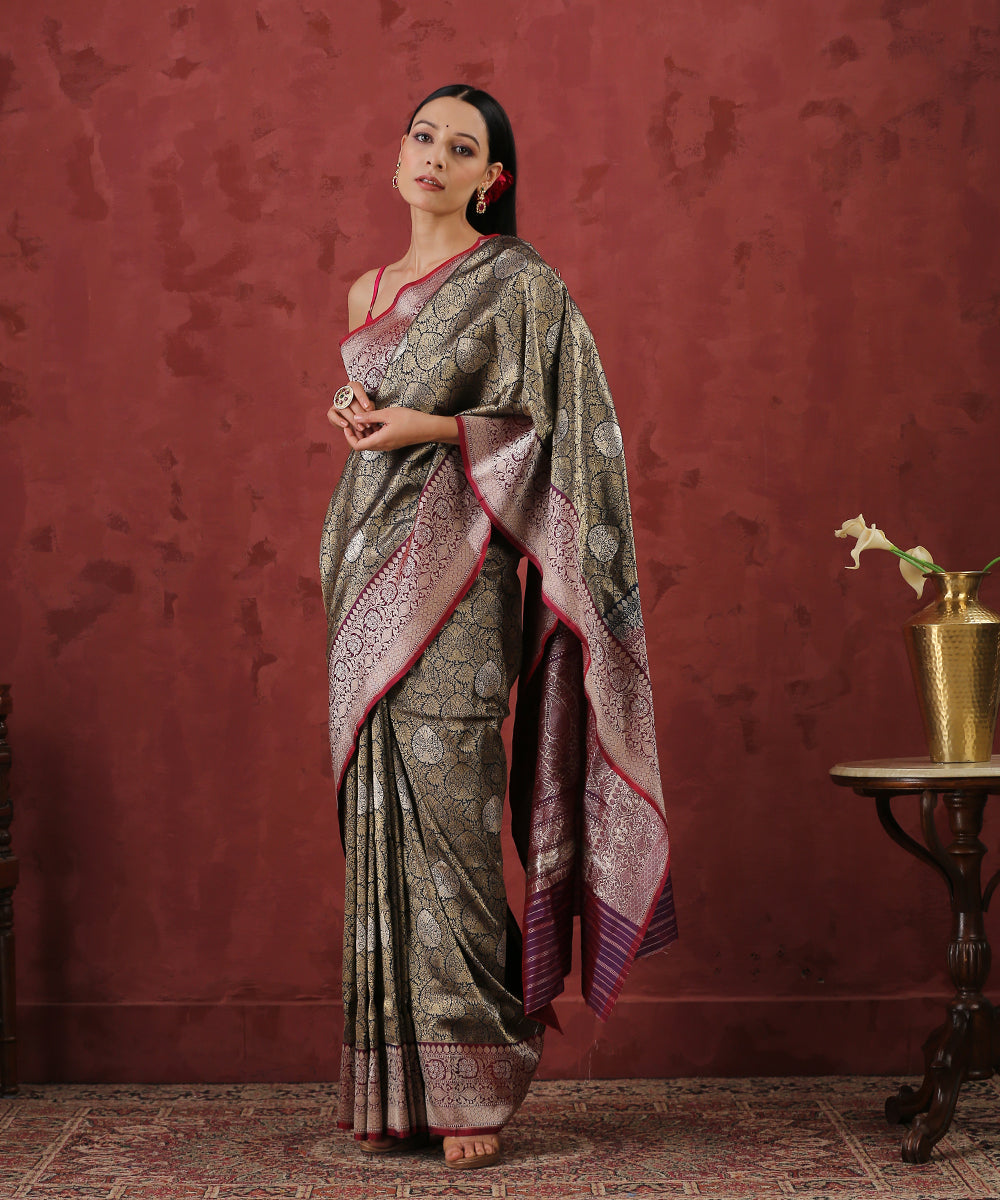 Navy_Blue_Handloom_Kimkhab_Pure_Katan_Silk_Banarasi_Saree_With_Purple_Border_WeaverStory_02