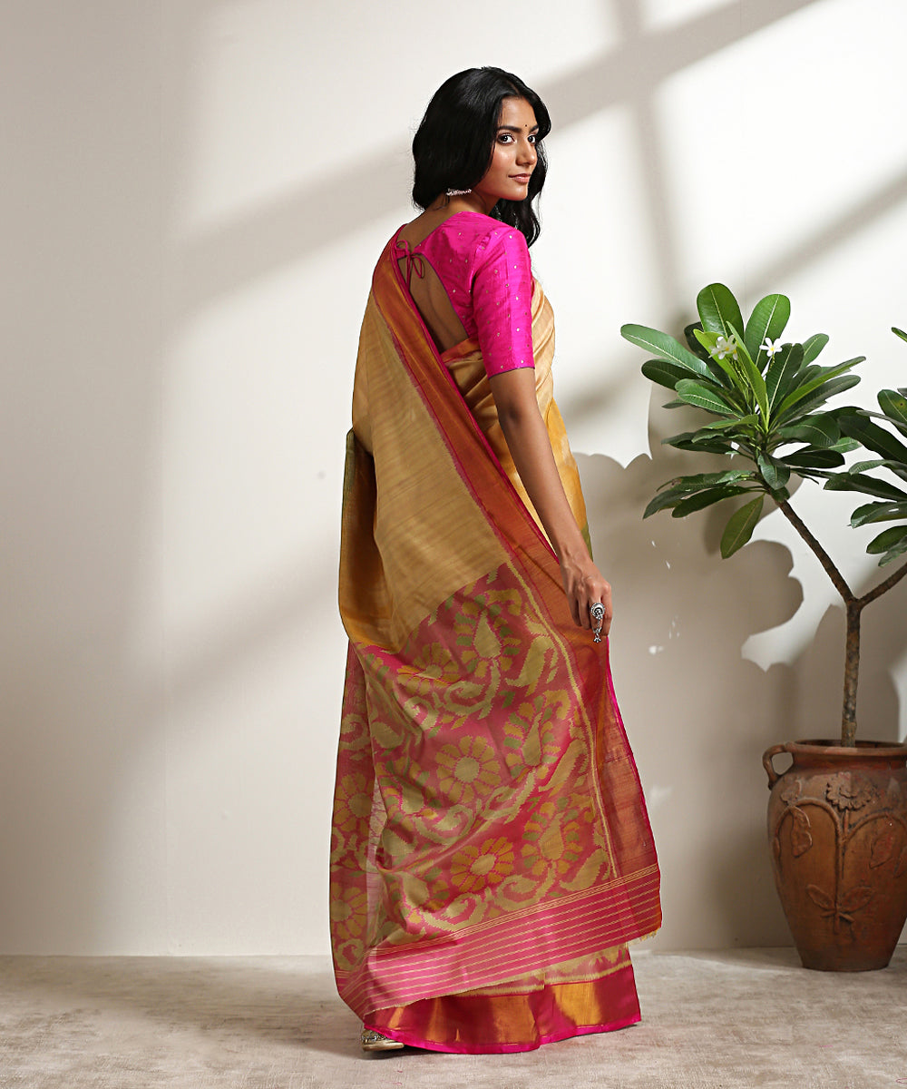 Beige_Handloom_Pure_Mulberry_Silk_Patola_Saree_With_Pink_Border_WeaverStory_03