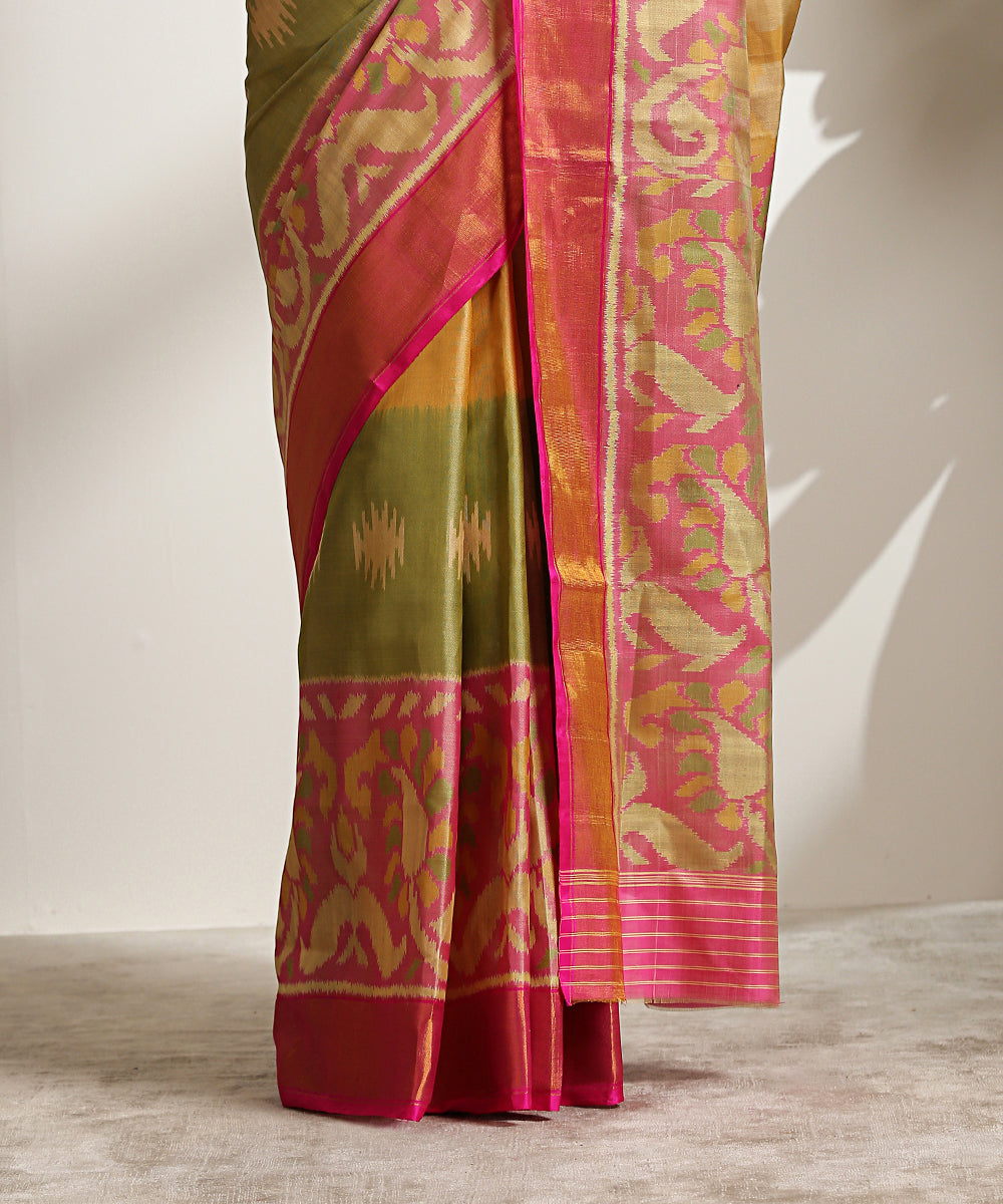 Beige_Handloom_Pure_Mulberry_Silk_Patola_Saree_With_Pink_Border_WeaverStory_04